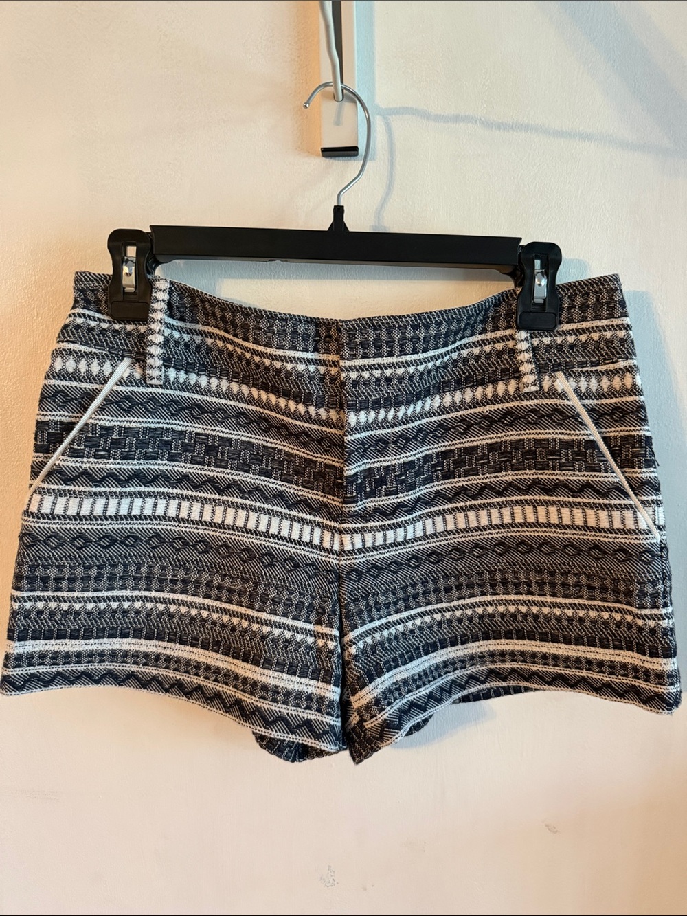 Alice & Olivia Black & White Patterned Women's Shorts